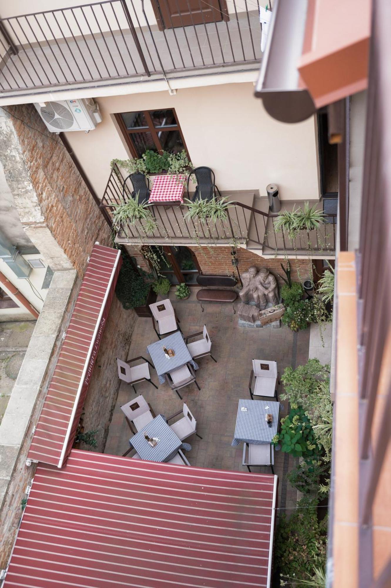 Apart Yaroslava Osmomysla 9 Square - City Center Lviv Kültér fotó