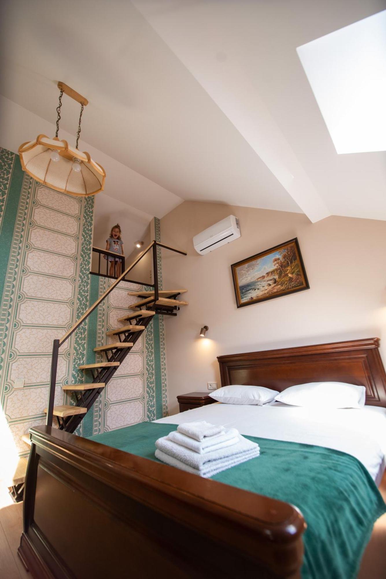 Apart Yaroslava Osmomysla 9 Square - City Center Lviv Kültér fotó