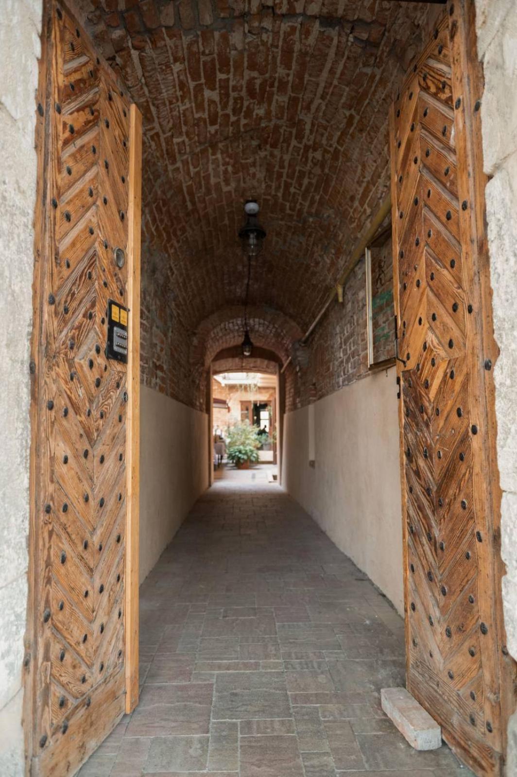 Apart Yaroslava Osmomysla 9 Square - City Center Lviv Kültér fotó