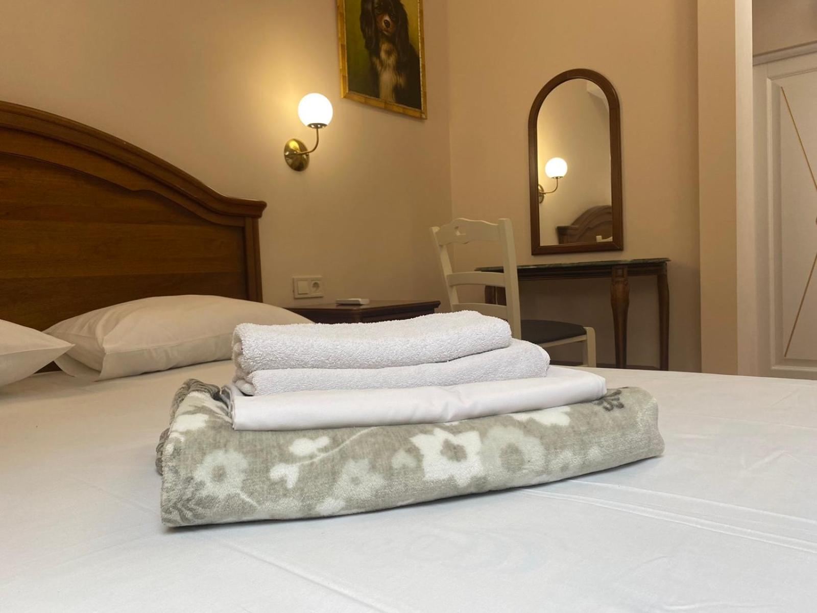 Apart Yaroslava Osmomysla 9 Square - City Center Lviv Szoba fotó